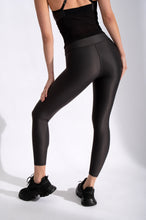 Load image into Gallery viewer, Destination Legging - Licorice

